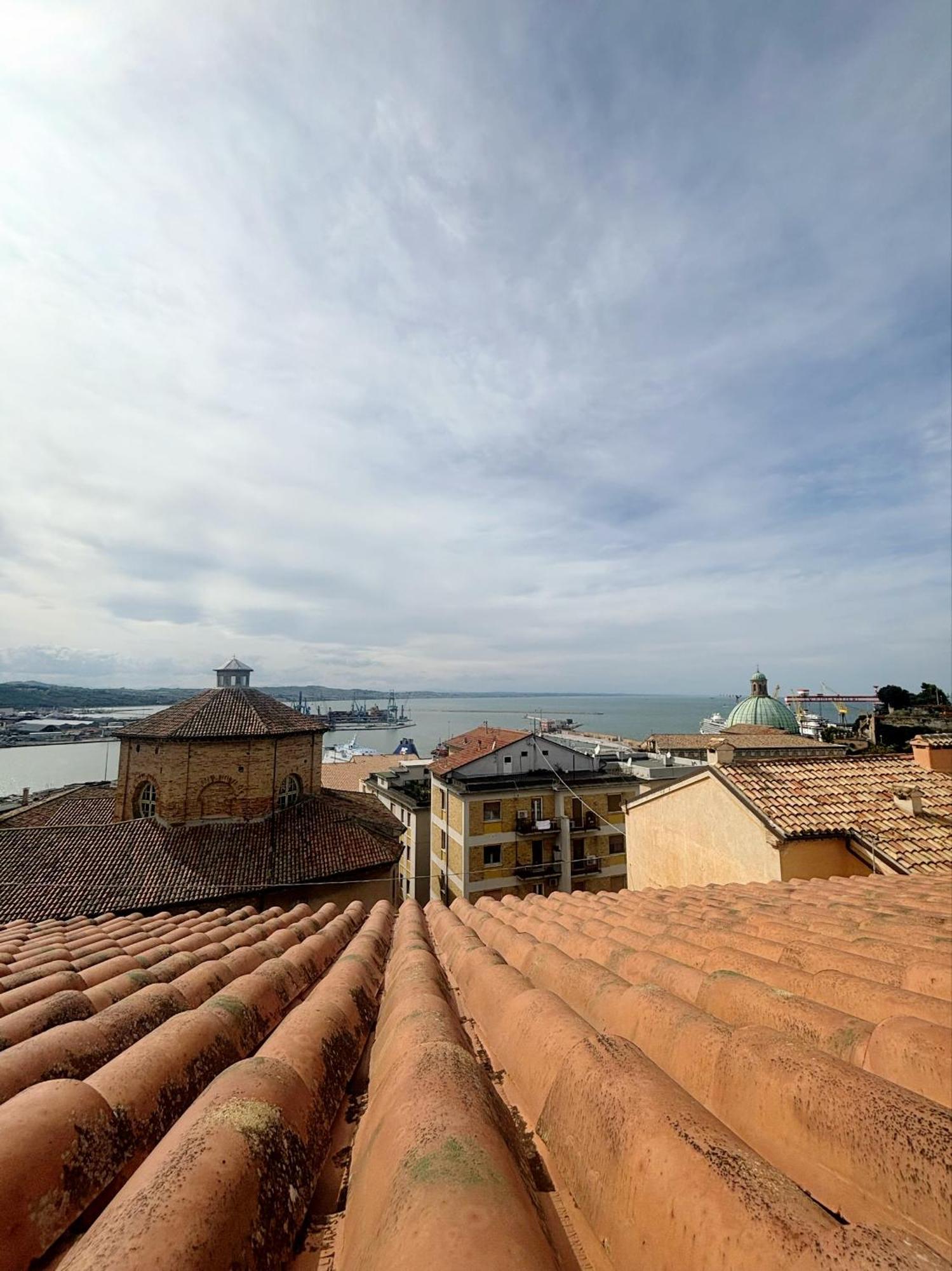 Domus Mirabilis Homestay Ancona Exterior foto